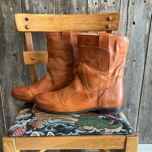 Frye Women’s 9 1/2 B leather Paige Camel Brown short cowboy boots